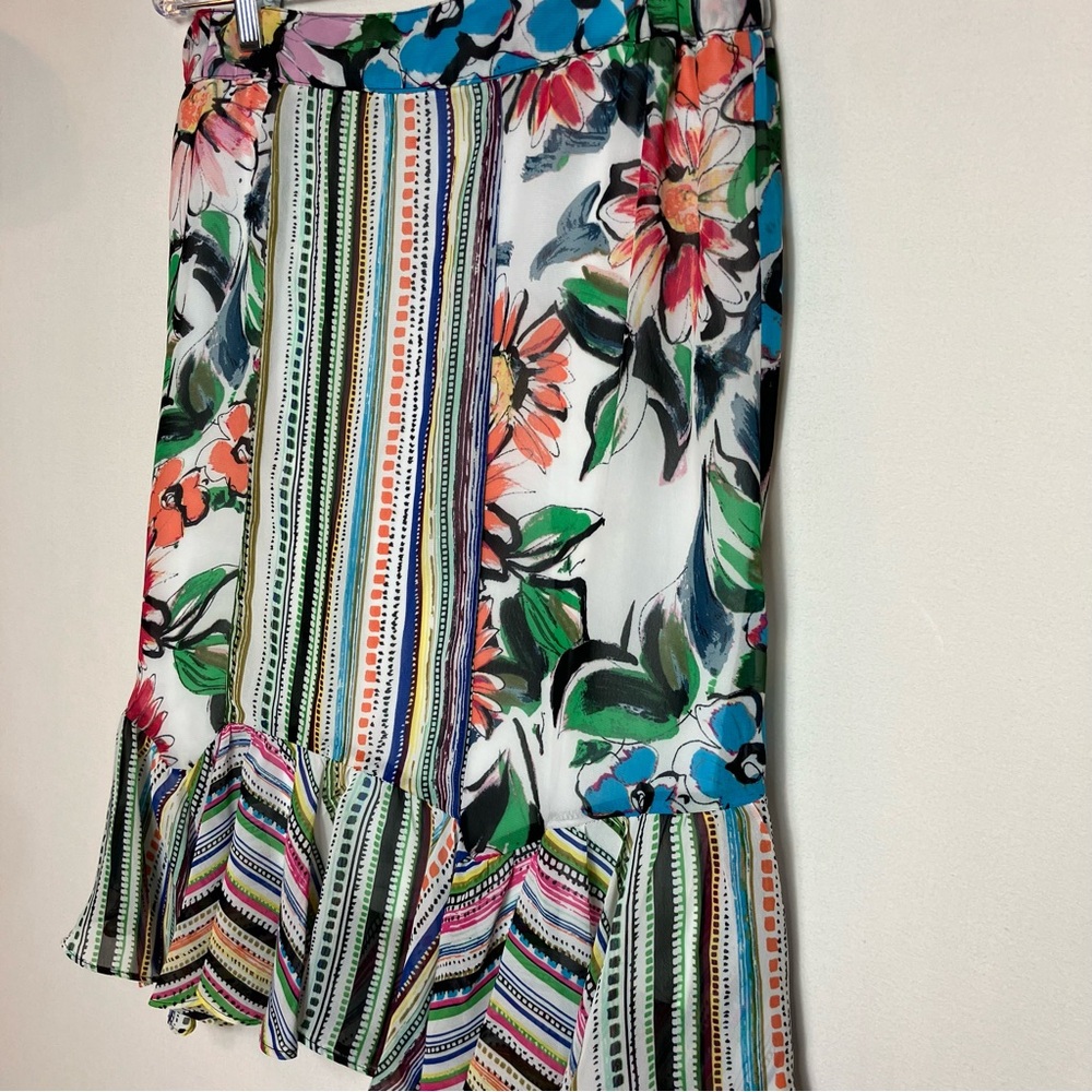 📦💐White Multi Floral & Stripe Ruffle Hem Skirt Sz Small 📦DISCOUNTED SHIPPING - Picture 4 of 10